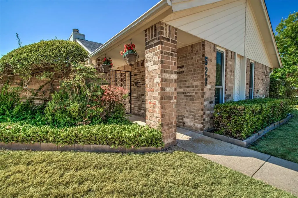 Photo 2 — 528 NW 142nd Street, Edmond, OK 73013