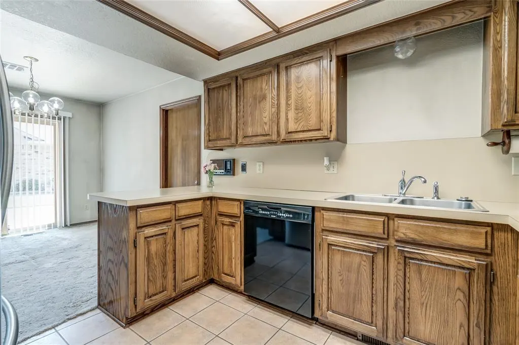 Photo 12 — 528 NW 142nd Street, Edmond, OK 73013
