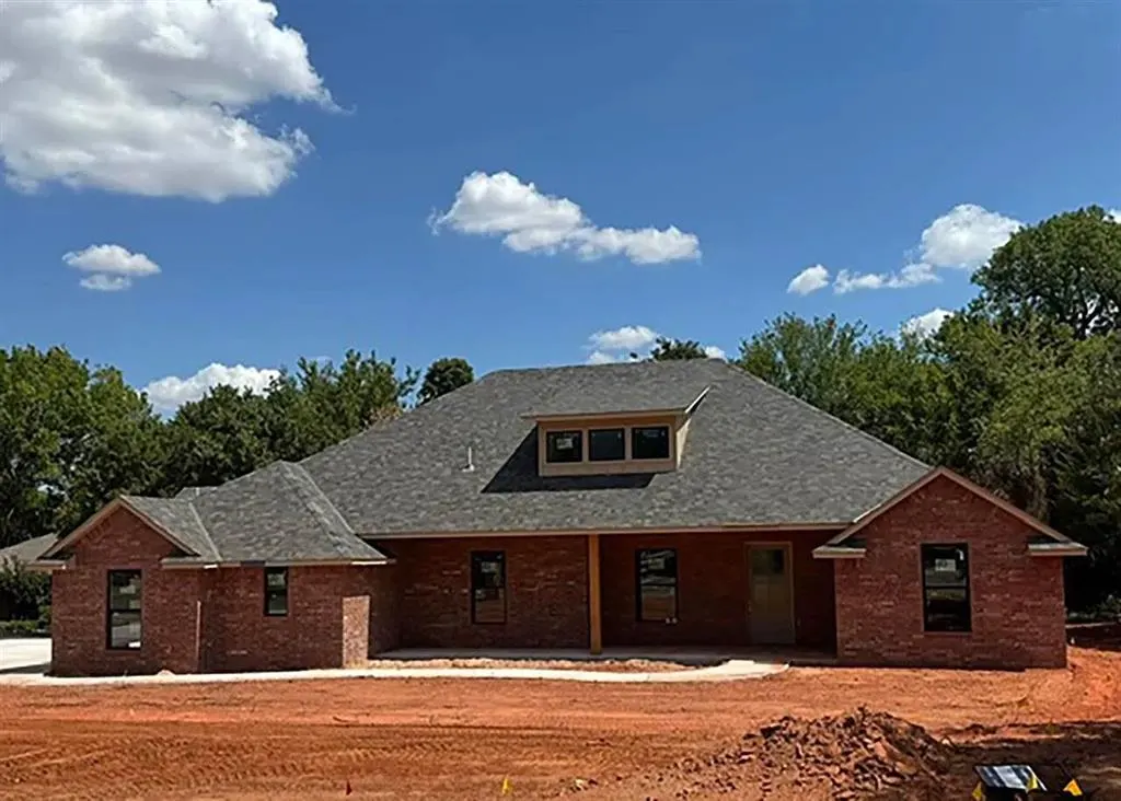 Front exterior — 1544 Townsend Glen, Blanchard, OK 73010