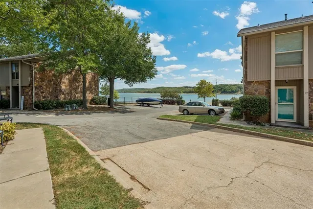 Photo 3 — 7010 Lakeshore Drive, Eufaula, OK 74432
