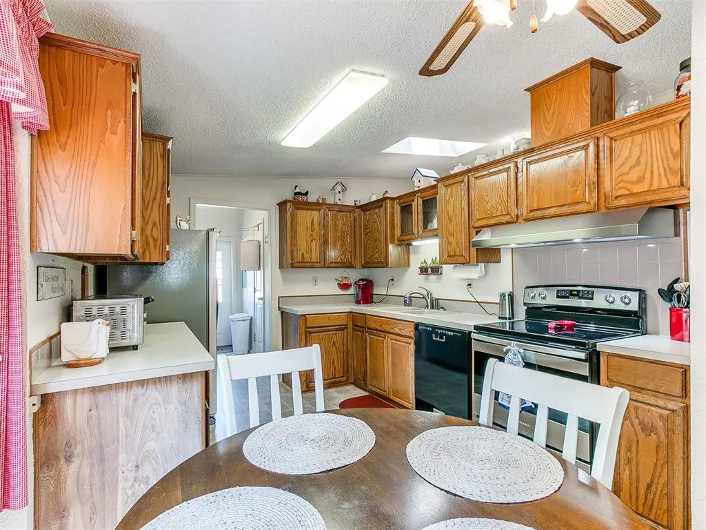 Photo 15 — 16812 S Midwest Boulevard, Norman, OK 73026