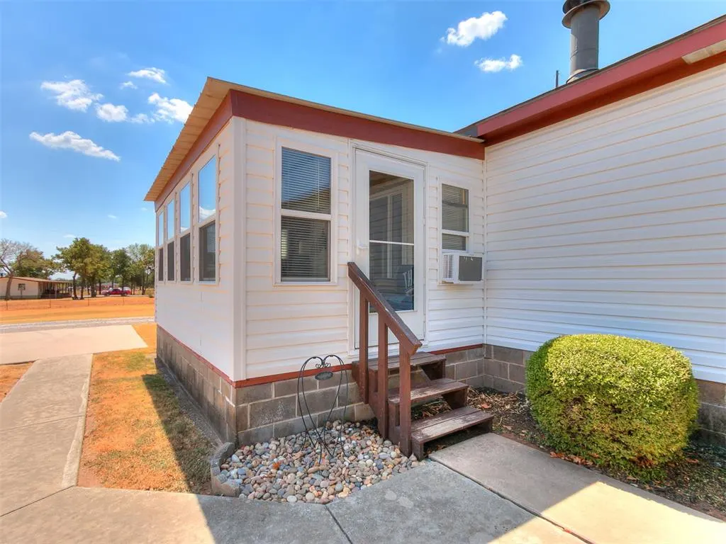 Photo 32 — 16812 S Midwest Boulevard, Norman, OK 73026