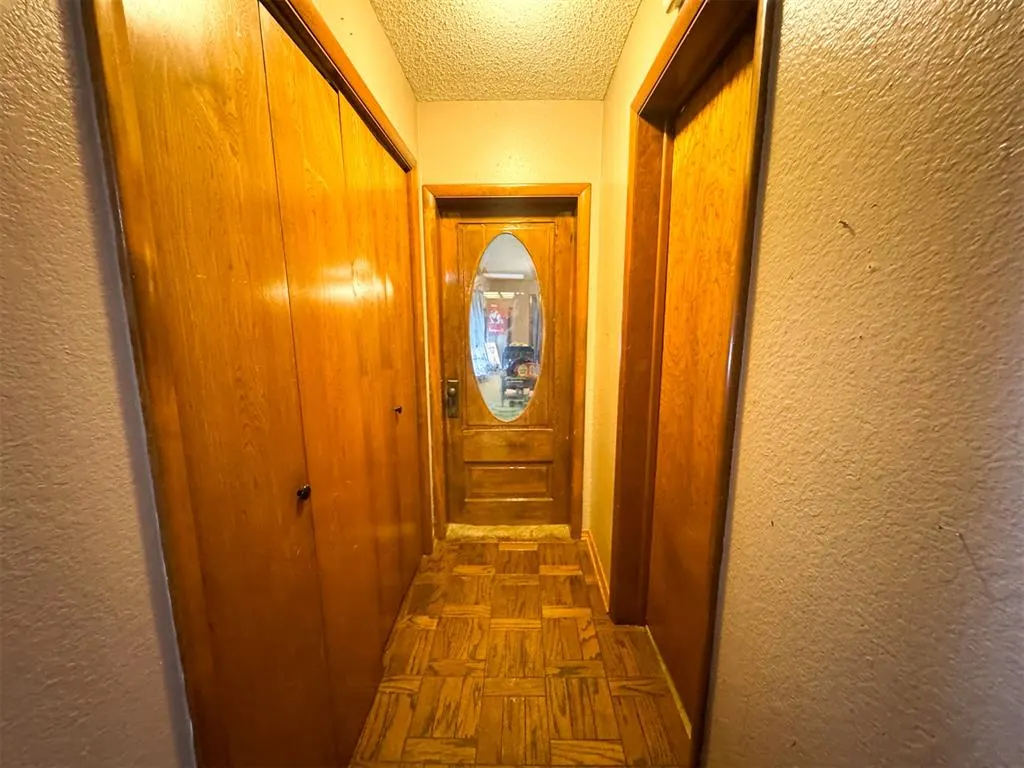 Photo 4 — 420 W 8th Street, Cordell, OK 73632