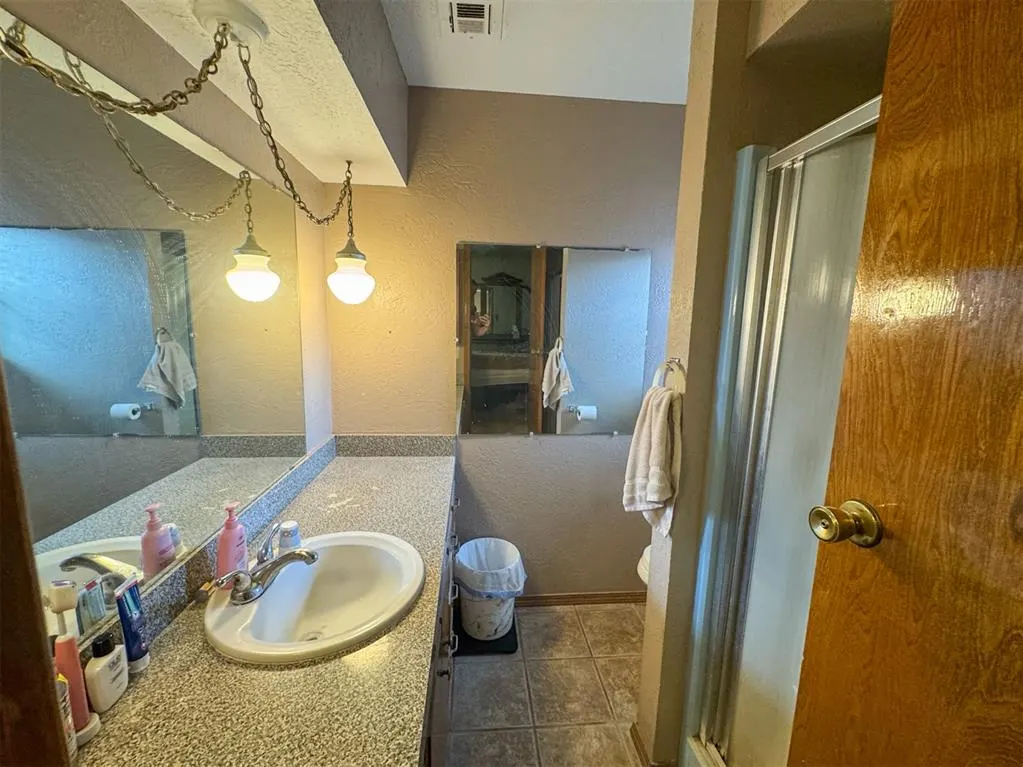 Photo 7 — 420 W 8th Street, Cordell, OK 73632