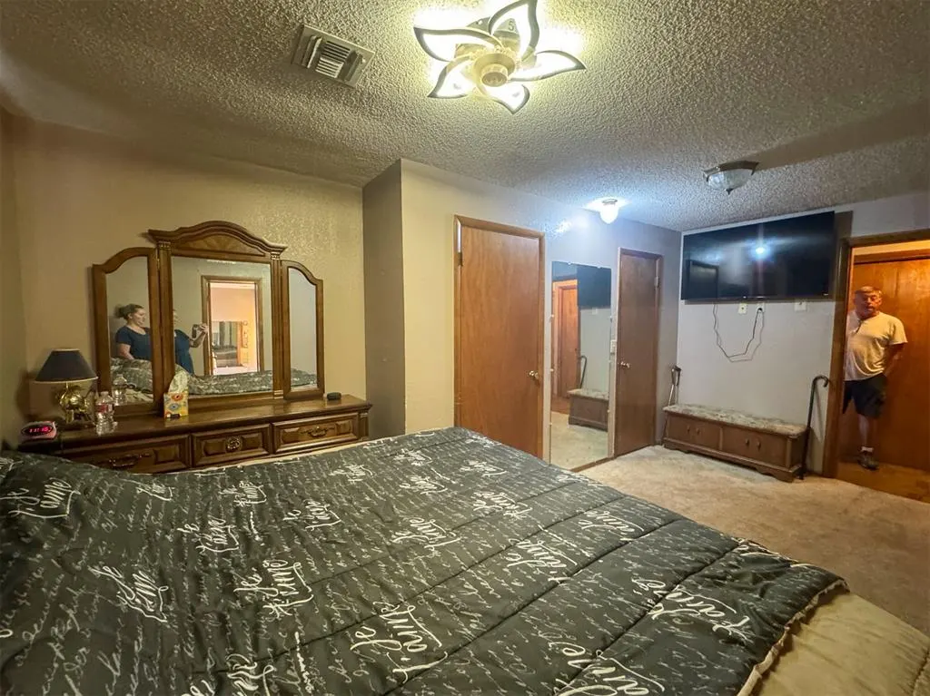 Photo 9 — 420 W 8th Street, Cordell, OK 73632