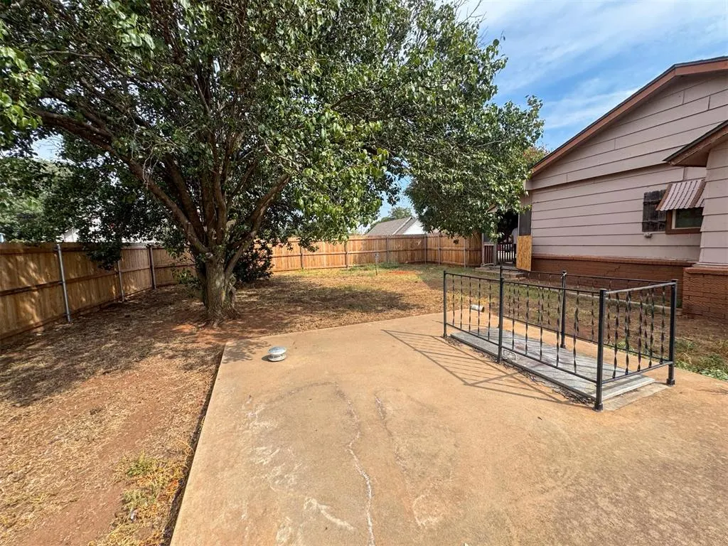 Photo 27 — 420 W 8th Street, Cordell, OK 73632