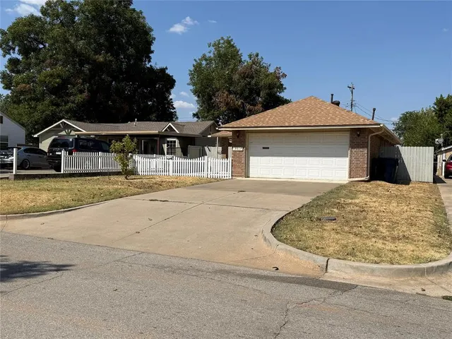 Photo 2 — 3017 NW 30th Street, Oklahoma City, OK 73112