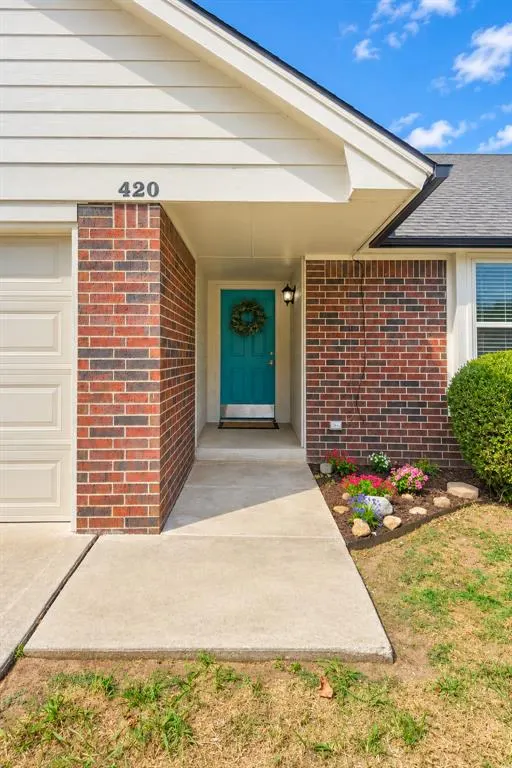 Photo 2 — 420 Crest Place, Norman, OK 73071