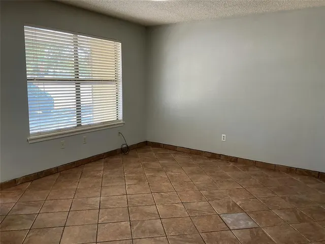 Photo 5 — 1919 Wells, Clinton, OK 73601