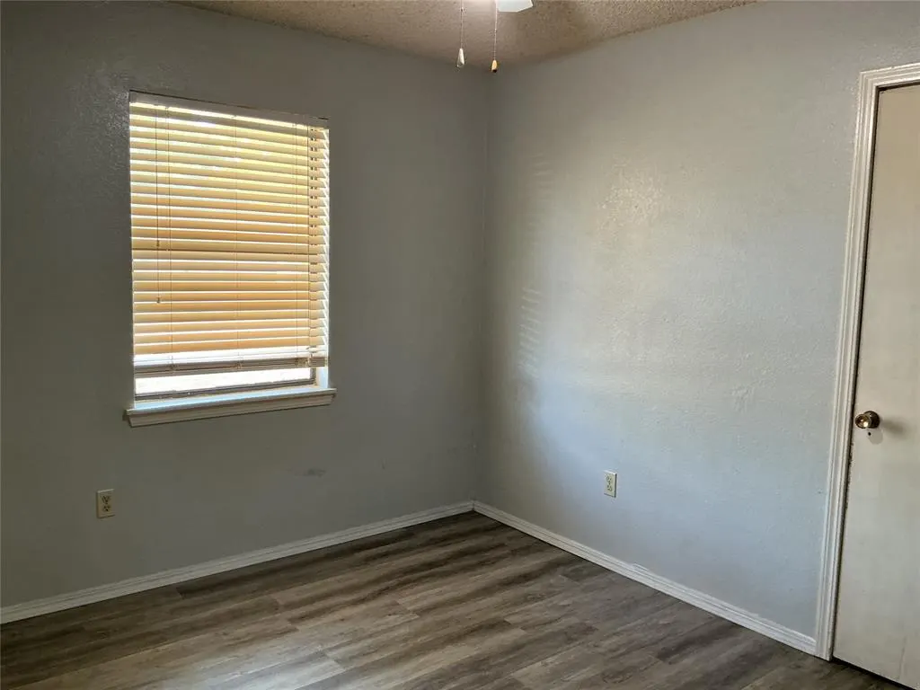 Photo 11 — 1919 Wells, Clinton, OK 73601