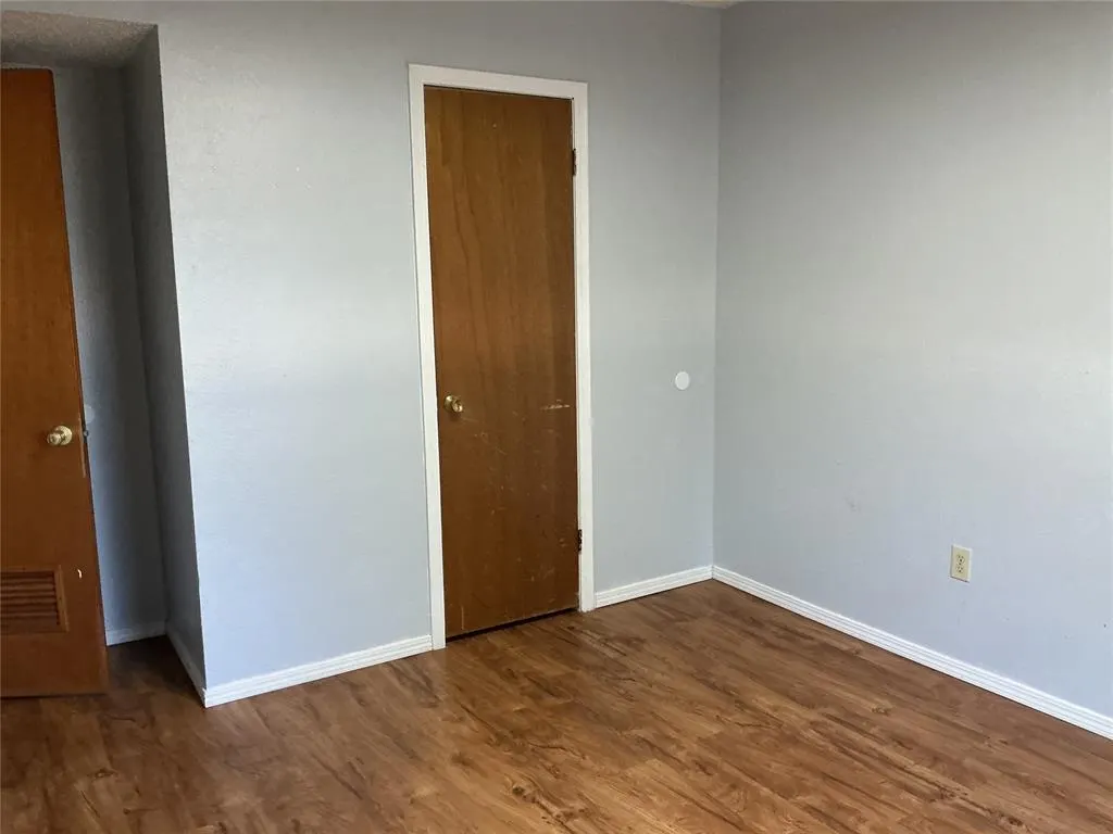 Photo 12 — 1919 Wells, Clinton, OK 73601
