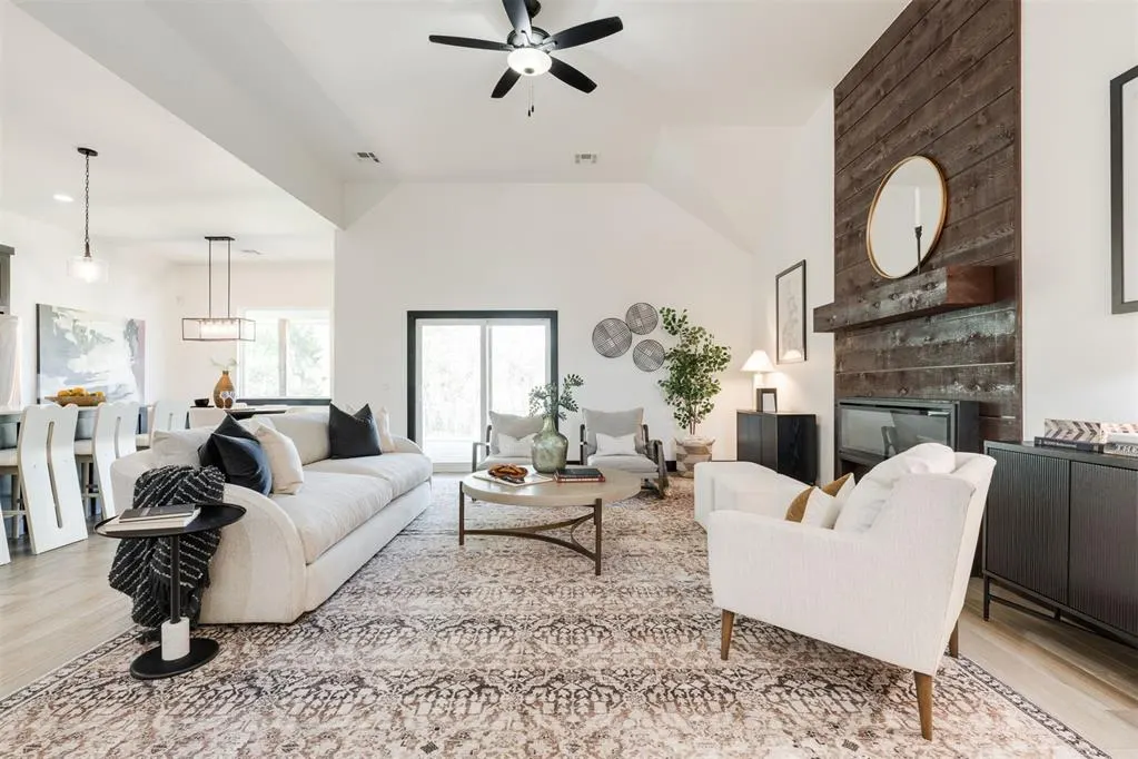 Photo 6 — 13613 Carlisle Crossing Drive, Yukon, OK 73099