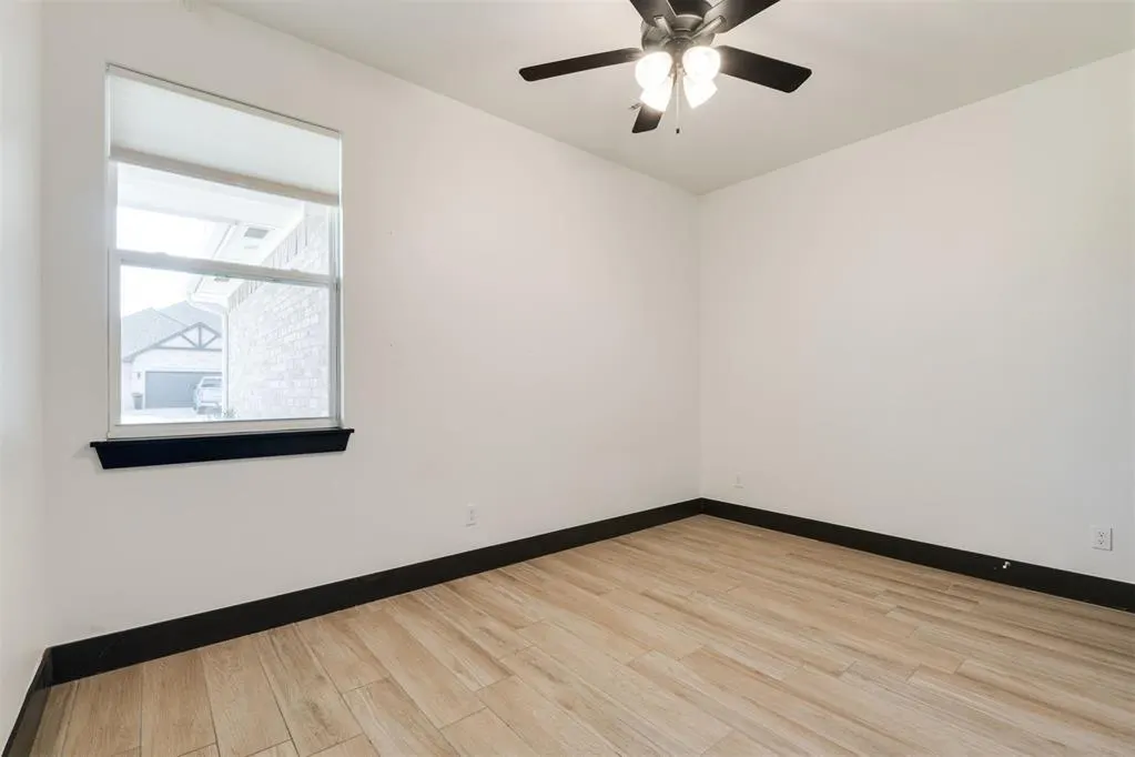 Photo 19 — 13613 Carlisle Crossing Drive, Yukon, OK 73099