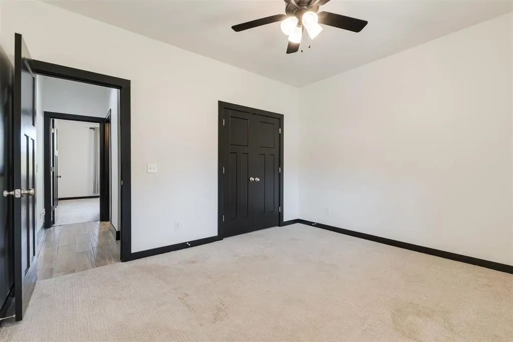 Photo 21 — 13613 Carlisle Crossing Drive, Yukon, OK 73099