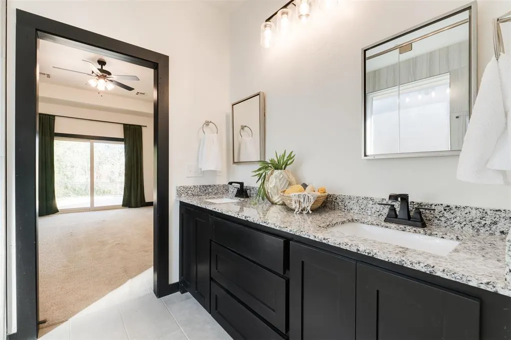 Photo 28 — 13613 Carlisle Crossing Drive, Yukon, OK 73099