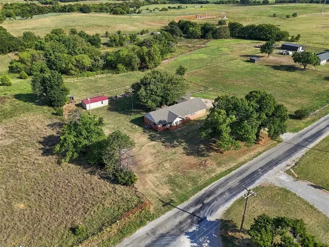 Photo 6 — 14031 N County Road 3010, Lindsay, OK 73052