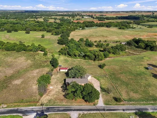 Photo 8 — 14031 N County Road 3010, Lindsay, OK 73052