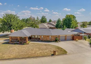 Sold home at 2501 Southlawn Drive