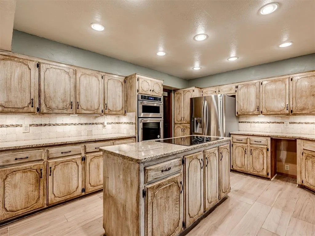 Photo 6 — 2501 Southlawn Drive, El Reno, OK 73036