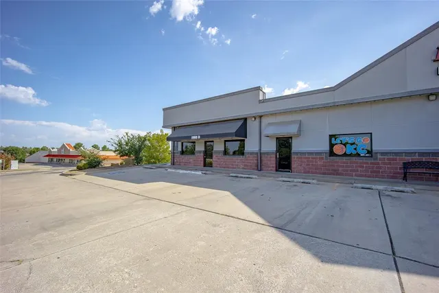 Photo 4 — 1960 Harper Street, Choctaw, OK 73020