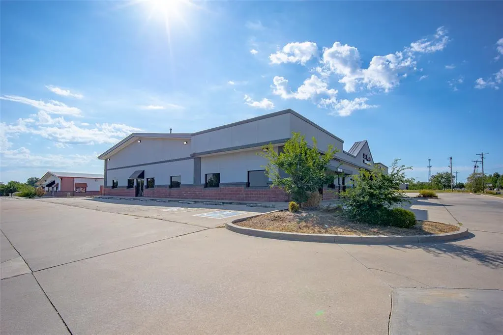 Photo 5 — 1960 Harper Street, Choctaw, OK 73020