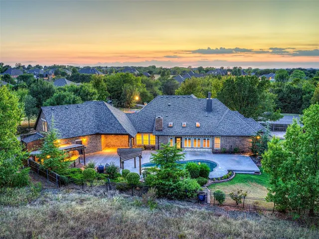 Photo 3 — 3301 Santa Rosa Court, Norman, OK 73071
