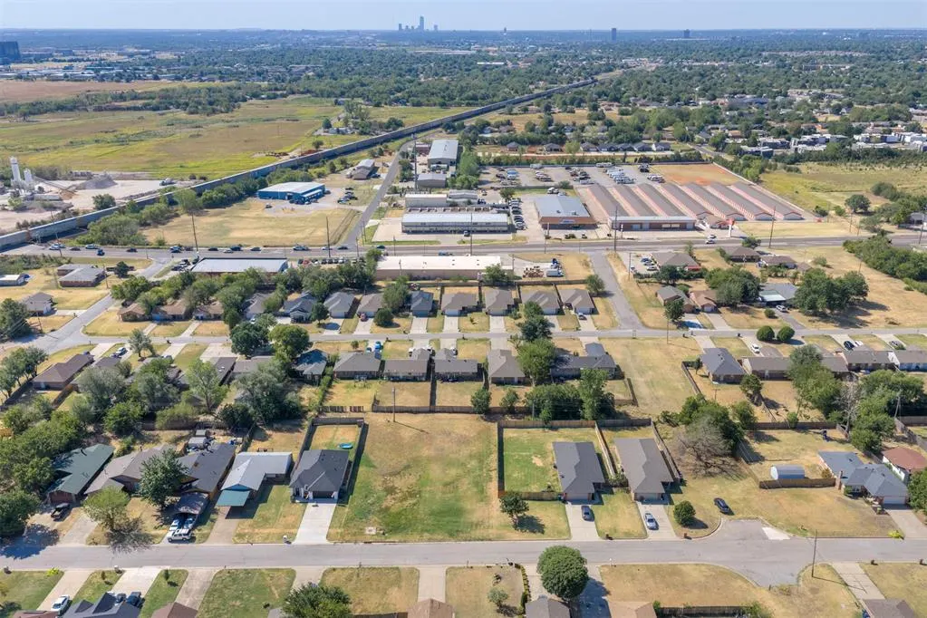 Photo 7 — 628 NW 110th Street, Oklahoma City, OK 73114