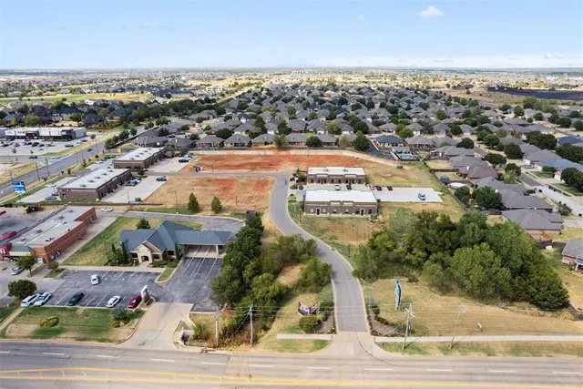 Photo 2 — 16530 N May Avenue BLDG 9, Edmond, OK 73012