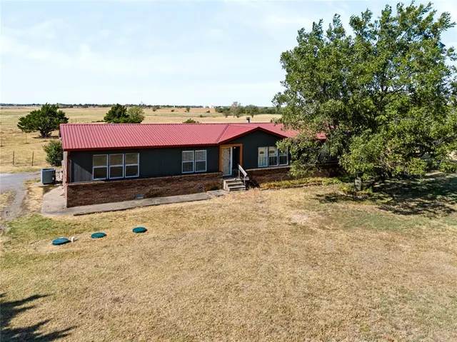 Photo 2 — 20270 SW 59th Street, El Reno, OK 73036