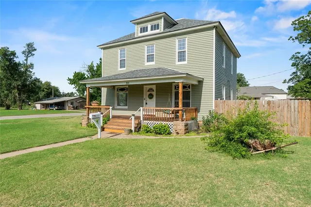 Photo 6 — 301 N Wikoff Avenue, Watonga, OK 73772