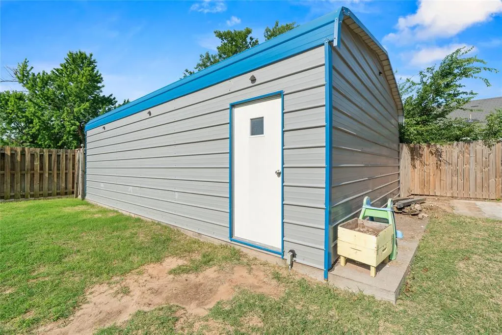 Photo 38 — 301 N Wikoff Avenue, Watonga, OK 73772