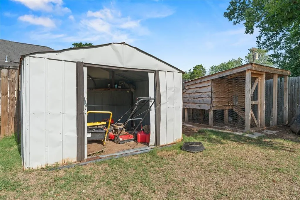 Photo 39 — 301 N Wikoff Avenue, Watonga, OK 73772