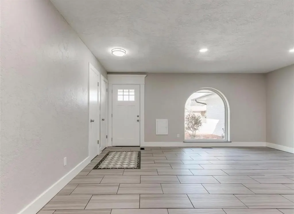 Photo 2 — 7008 N Comanche Avenue, Oklahoma City, OK 73132