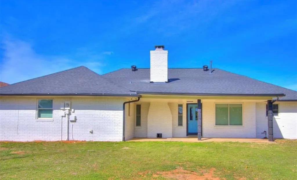 Photo 12 — 7008 N Comanche Avenue, Oklahoma City, OK 73132