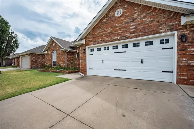 Photo 5 — 620 SW 154th Place, Oklahoma City, OK 73170