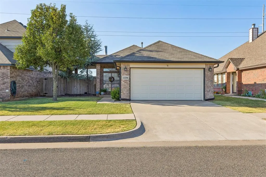 Photo 2 — 1104 SW 25th Street, Oklahoma City, OK 73170