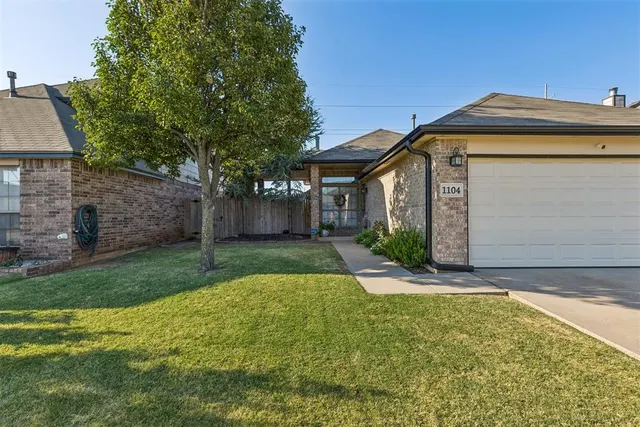Photo 4 — 1104 SW 25th Street, Oklahoma City, OK 73170