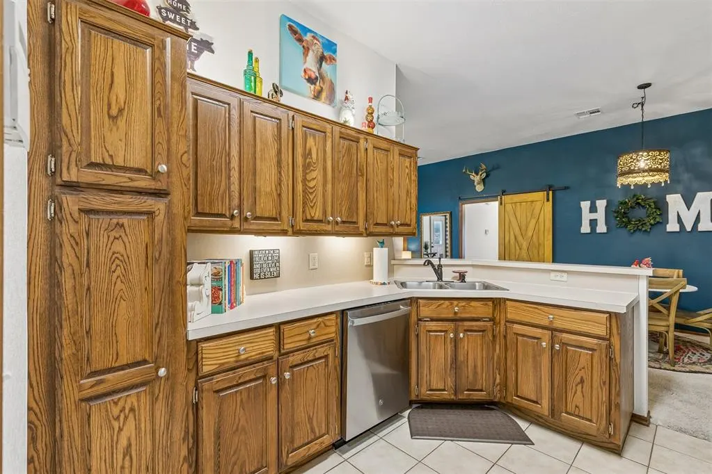 Photo 16 — 1104 SW 25th Street, Oklahoma City, OK 73170