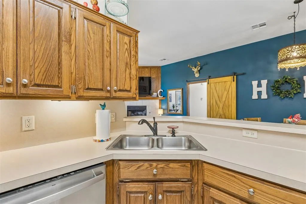 Photo 17 — 1104 SW 25th Street, Oklahoma City, OK 73170