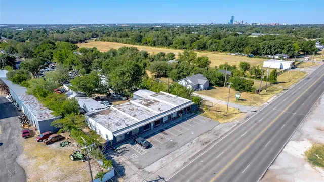 Photo 5 — 3024 NE 23rd Street, Oklahoma City, OK 73121