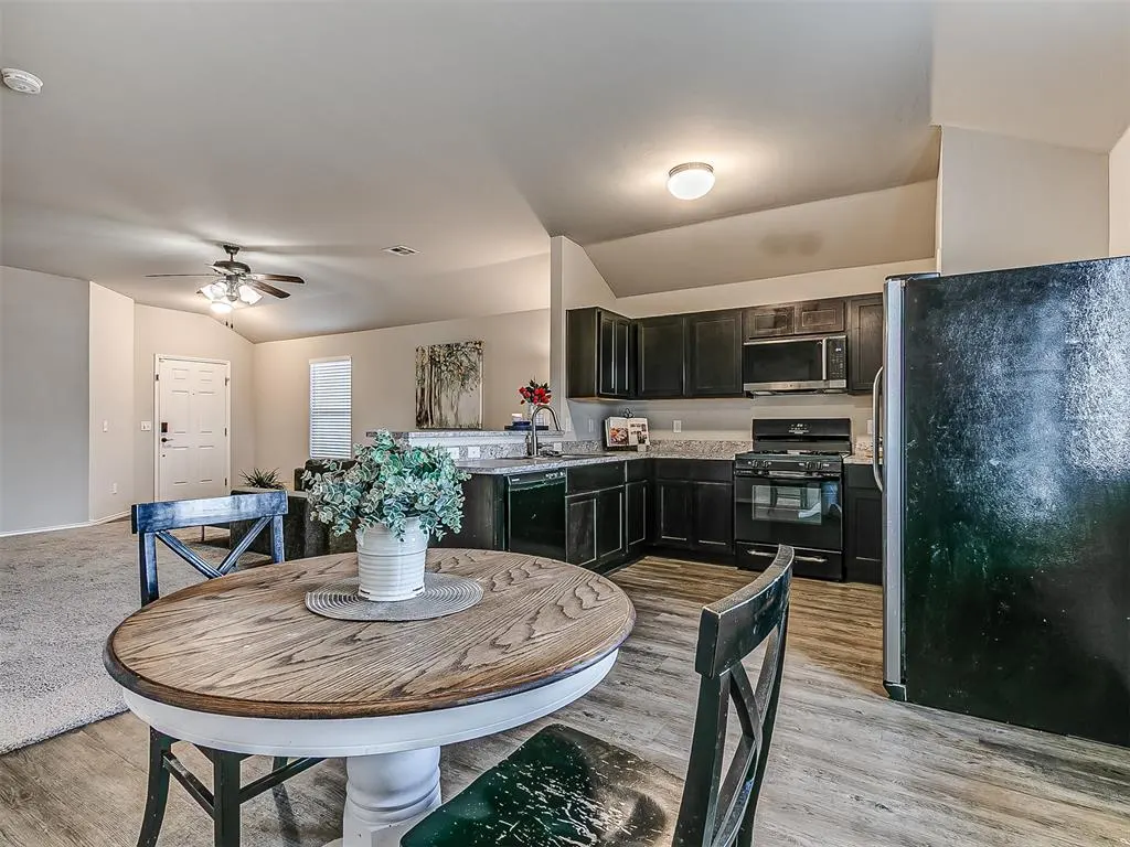 Photo 12 — 11721 NW 96th Street, Yukon, OK 73099