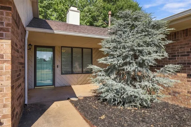 Photo 2 — 1209 Bluff Creek Drive, Edmond, OK 73012