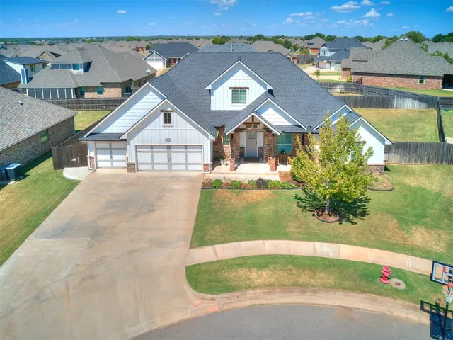 Photo 2 — 307 Shady Ridge Court, Norman, OK 73069