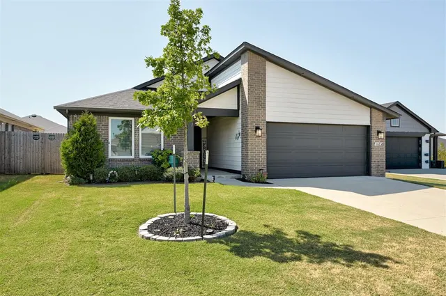 Photo 2 — 16136 Quiet Storm Drive, Oklahoma City, OK 73170