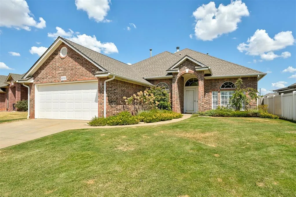 Photo 2 — 12520 Village Lane, Oklahoma City, OK 73170