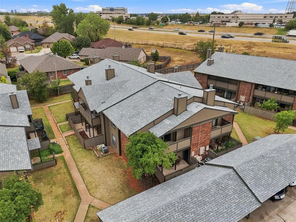 Photo 2 — 11405 Springhollow Road 302, Oklahoma City, OK 73120