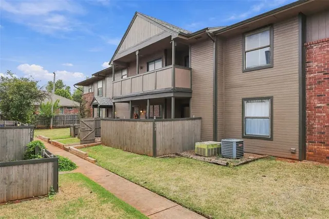 Photo 3 — 11405 Springhollow Road 302, Oklahoma City, OK 73120