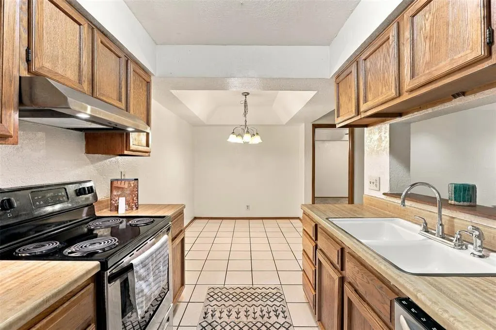 Photo 16 — 11405 Springhollow Road 302, Oklahoma City, OK 73120
