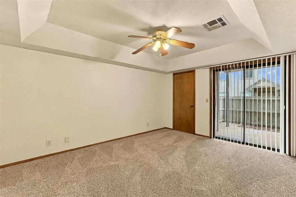 Photo 18 — 11405 Springhollow Road 302, Oklahoma City, OK 73120