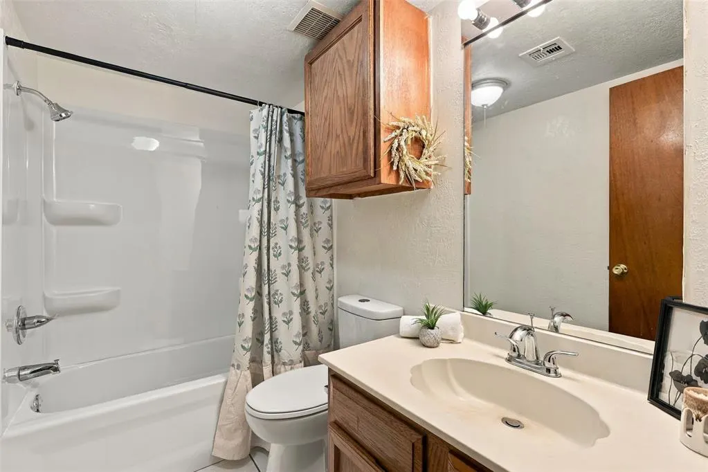 Photo 22 — 11405 Springhollow Road 302, Oklahoma City, OK 73120